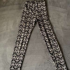 I am selling these leggings for only $5!! They are black and white.